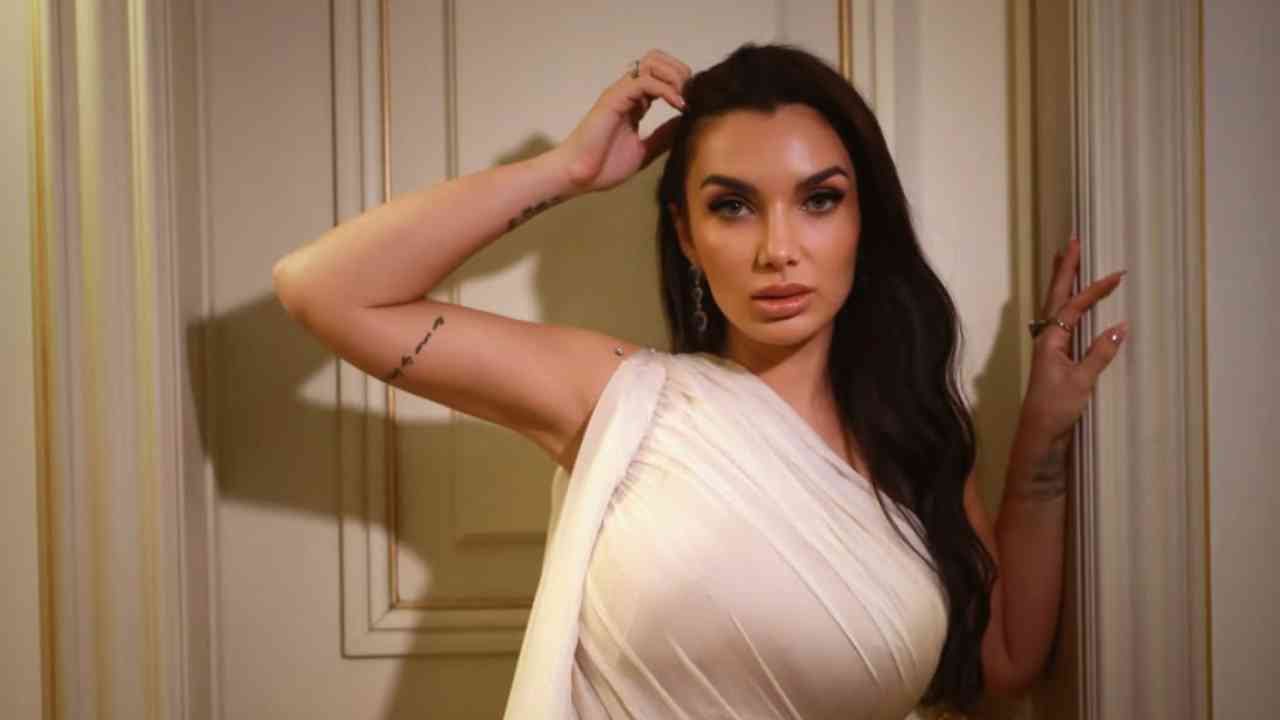 Elettra Lamborghini pizzicata così - Alberghierofiuggi.it (Fonte foto @elettralamborghini)