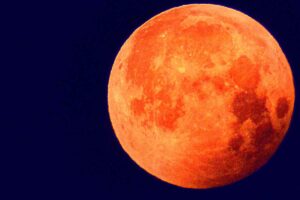 La Luna rossa vista in grande